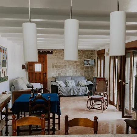 La Casa De La Acacia Apartment *