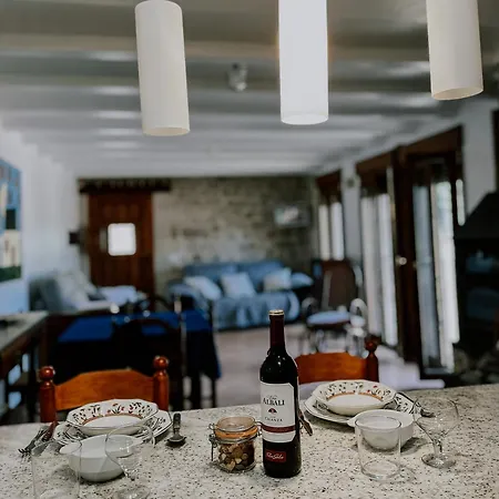 La Casa De La Acacia